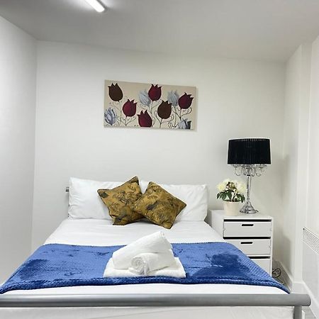 Wharf Inn Premier Apartment Central Manchester - Free Private Parking Bagian luar foto