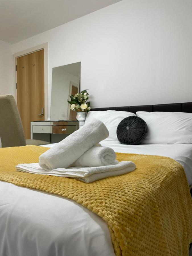 Wharf Inn Premier Apartment Central Manchester - Free Private Parking Bagian luar foto