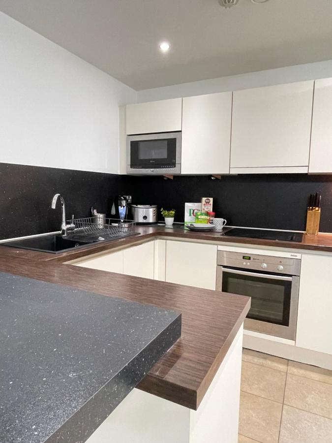 Wharf Inn Premier Apartment Central Manchester - Free Private Parking Bagian luar foto
